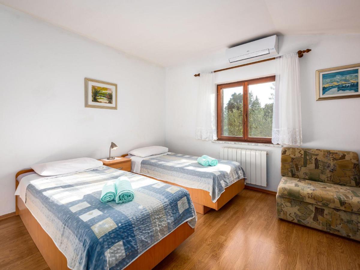 Holiday Home Hacienda - Pzn316 By Interhome Tinjan Esterno foto